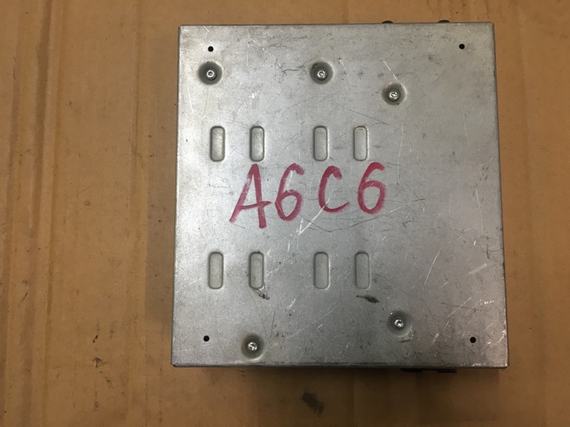 Блок электронный управления TV тюнером на Audi A6 C6 4F / Ауди А6 С6 2006-2012г.\nОригинал.\nВ отличном состоянии. Рабочий.\nКонтрактная запчасть из Японии. Гарантия на проверку. Отправим в регионы ТК.