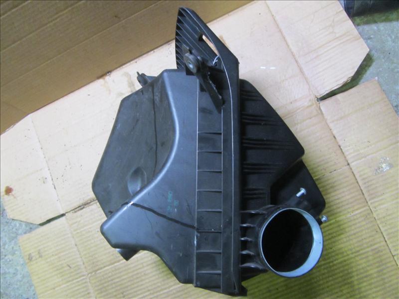 Корпус воздушного фильтра N52 2.5, С аукциона Японии. BMW 5 E60 2006г N52 2,5 AT бензин седан 2003-2009г. Контрактная запчасть, авто без пробега по РФ., отличное