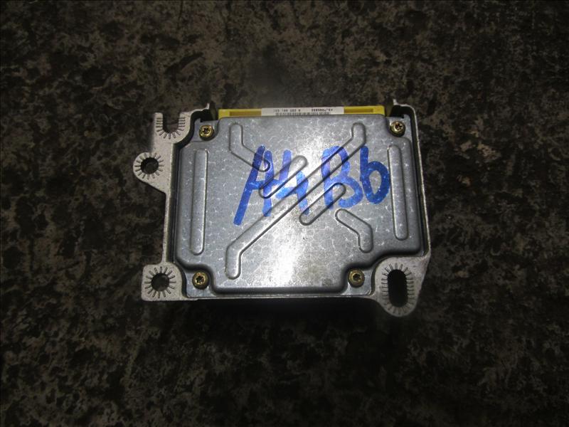 Блок управления AIR BAG 8E0959655J и 8E0959655, С автомобиля Audi A4 B6 AMB 1.8 Turbo АКПП Quattro полный привод седан цвет белый. Контрактная запчасть из Японии. Пробег 67 000 км. Без пробега по РФ., отличное