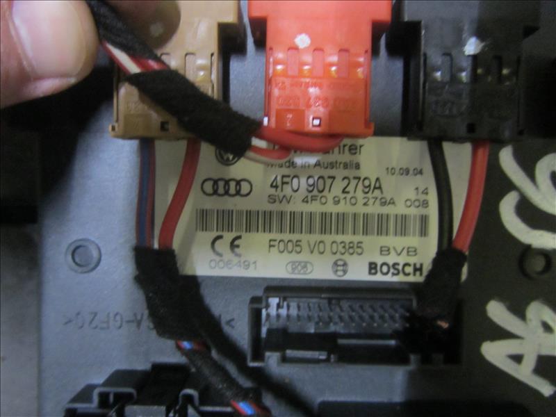 Блок управления бортовой сети на Audi A6 C6 / ауди А6 С6 2004-2011г.\nVAG 4F0907279A\nОригинал.\nВ отличном состоянии. Рабочий.\nКонтрактная запчасть. С аукциона Японии. Без пробега по РФ. Отправим в регионы ТК.\nПрименение:\nAudi A6 [C6,4F] 2004-2011, Au