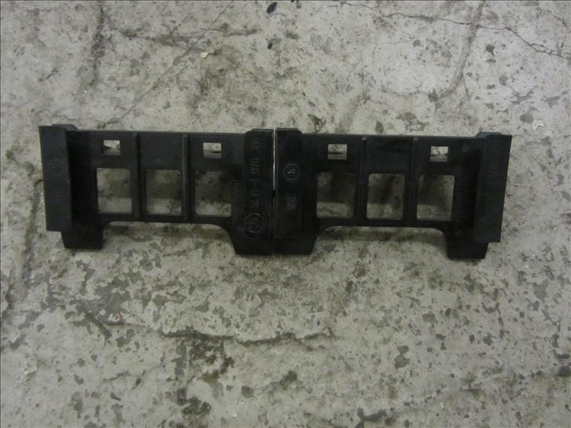Направляющая крепеж заднего бампера, BMW 7 E38 двс M62 358S2 51252182 3,5 бензин 1994-2001г. Пробег 75 000 км. Контрактная запчасть, авто без пробега по РФ., отличное