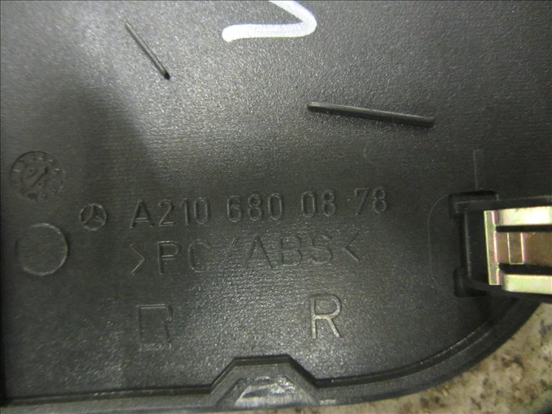 Накладка декоративная, Mercedes E320 W210 двс M104 3.2 1995-2000г. Контрактная запчасть. Из Японии. Авто без пробега по РФ., отличное