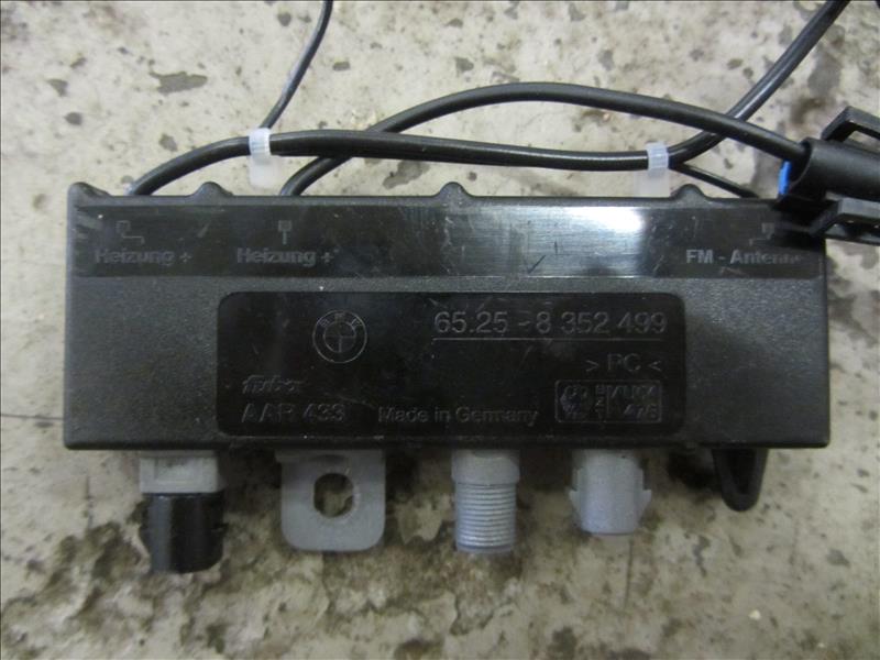 Блок электронный усилитель антенны 65258352499, BMW 7 E38 двс M62 358S2 51252182 3,5 бензин 1994-2001г. Пробег 75 000 км. Контрактная запчасть, авто без пробега по РФ., отличное