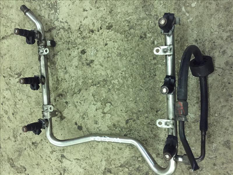 Рейка топливная рампа M112 3.2, Mercedes E320 W210 двс M112 1995-2000г комплектация Elegance двс № 112941 30 171035. Контрактная запчасть. Из Японии. Авто без пробега по РФ., отличное