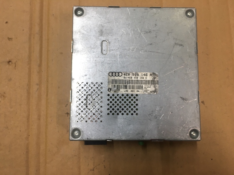 Блок электронный управления TV тюнером на Audi A6 C6 4F / Ауди А6 С6 2006-2012г.\nОригинал.\nВ отличном состоянии. Рабочий.\nКонтрактная запчасть из Японии. Гарантия на проверку. Отправим в регионы ТК.