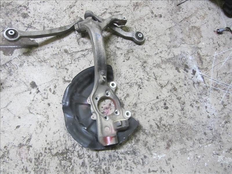 Кулак поворотный передний левый Audi A6 C6 4F AUK 3.2 бензин 2006-2011г.\nОригинал.\nВ отличном состоянии. Без дефектов.\nКонтрактная запчасть из Японии. Отправим в регионы ТК.