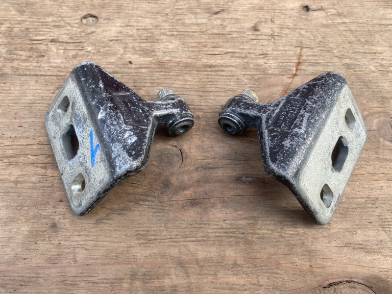 Петли и крепежи дверей и багажника, Авто из Японии. Левый руль! Mercedes E320 W211 2002-2006г двс M112 № 112949 31 360549. Задний привод 2WD бензин. \nОригинал. Продается как на фото!\nЦена за комплект!\nВ отличном состоянии.\nКонтрактная запчасть из Япон