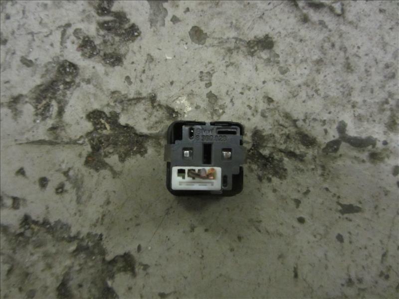 Кнопка центрального замка, BMW 7 E38 двс M62 358S2 51252182 3,5 бензин 1994-2001г. Пробег 75 000 км. Контрактная запчасть, авто без пробега по РФ., отличное
