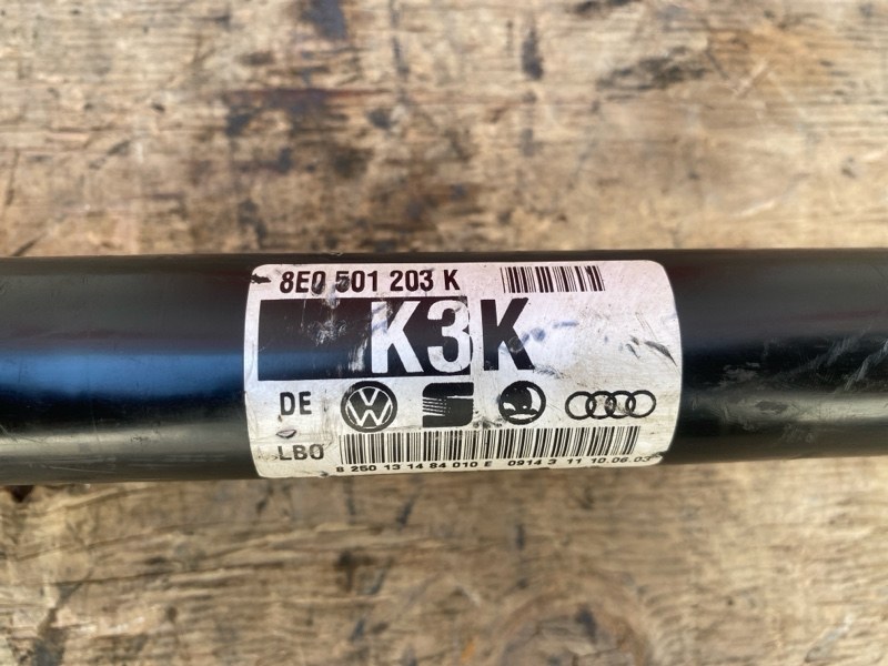 Полуось задняя левая 4WD, С автомобиля Audi A4 B6 1.8 Turbo 4WD. Контрактная запчасть, авто без пробега по РФ., отличное, оригинал