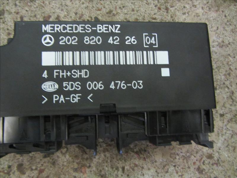 Блок управления стеклоподъемниками, Mercedes W202 C36 бензин M104 2.8 1993-2000г двс 104941 12 071904 8100. Контрактная запчасть. Из Японии. Авто без пробега по РФ., отличное