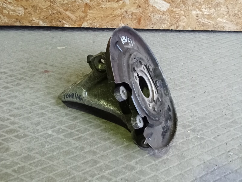 Кулак поворотный задний правый универсал, BMW 5 E39 двс M54 3.0л 2001г двс № 256S3 306S3 бензин. Контрактная запчасть, авто без пробега по РФ., отличное