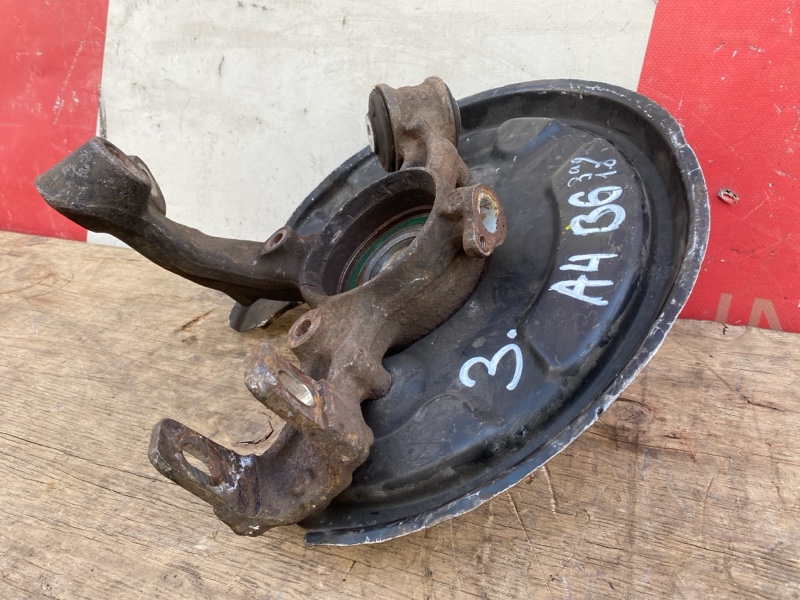 Кулак поворотный задний правый 4WD 1.8 turbo, С автомобиля Audi A4 B6 AMB 1.8 Turbo АКПП Quattro полный привод седан цвет белый. Контрактная запчасть из Японии. Пробег 67 000 км. Без пробега по РФ., отличное