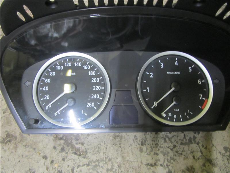 Панель приборов N52 до 260 км, ч, С аукциона Японии. BMW 5 E60 2006г N52 2,5 AT бензин седан 2003-2009г. Контрактная запчасть, авто без пробега по РФ., отличное