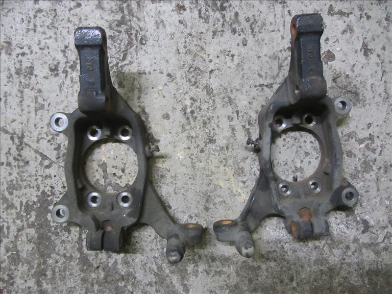 Кулак поворотный передний правый, Nissan Teana J31 VQ23DE 2.3 AT бензин рестайлинг 2006-2008г. Контрактная запчасть. Из Японии. Без пробега по РФ., отличное, оригинал