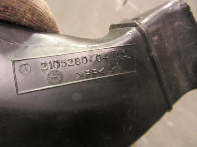 Корпус воздушного фильтра M112, Mercedes E320 W210 двс M112 1995-2000г двс № 112941 30 171035. Контрактная запчасть. Из Японии. Авто без пробега по РФ., отличное
