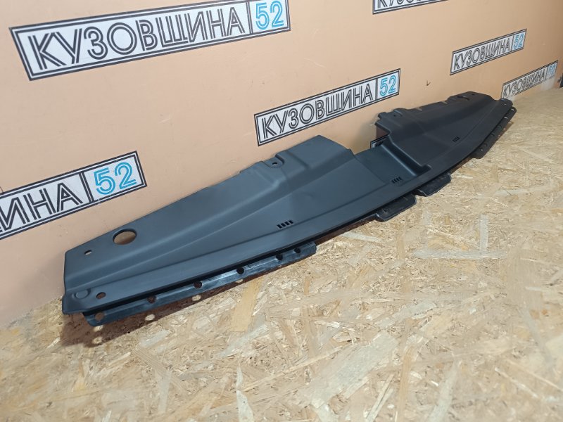 Накладка замка капота