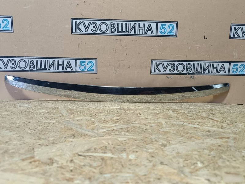 Молдинг капота