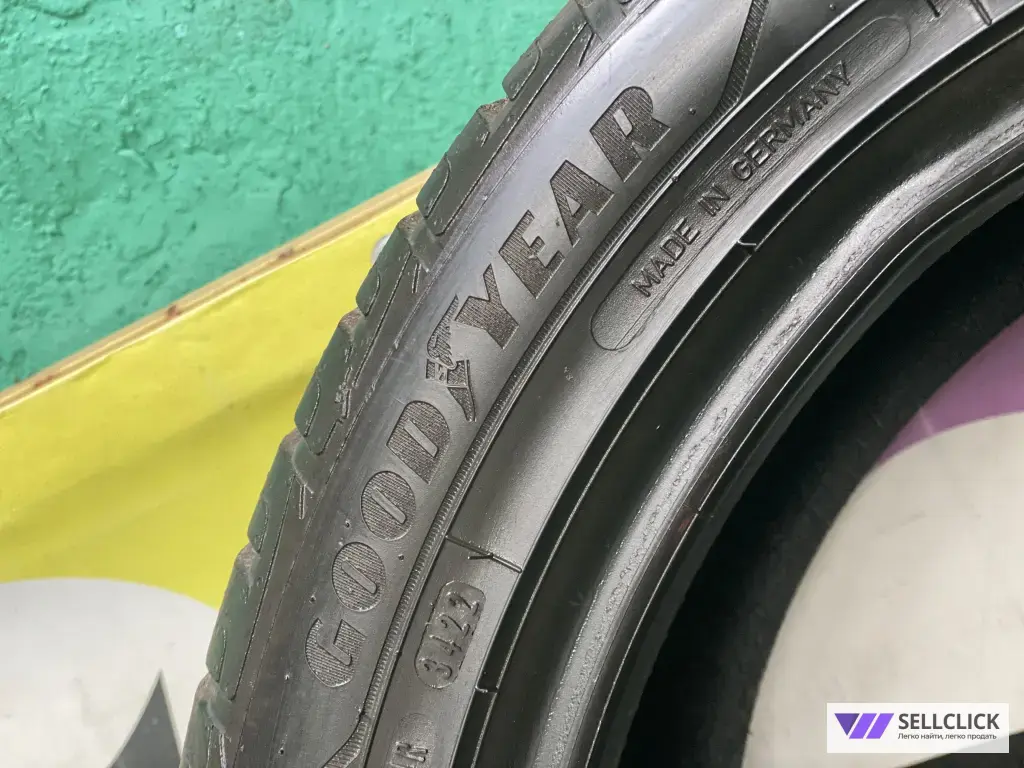 245/45 r19 Goodyear ultra grip performance
