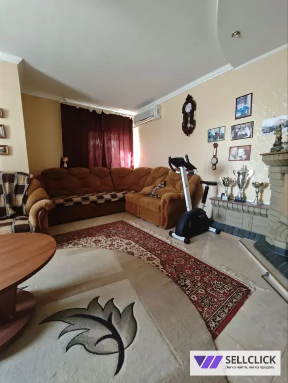 Дом 200 м², участок 25 сот.