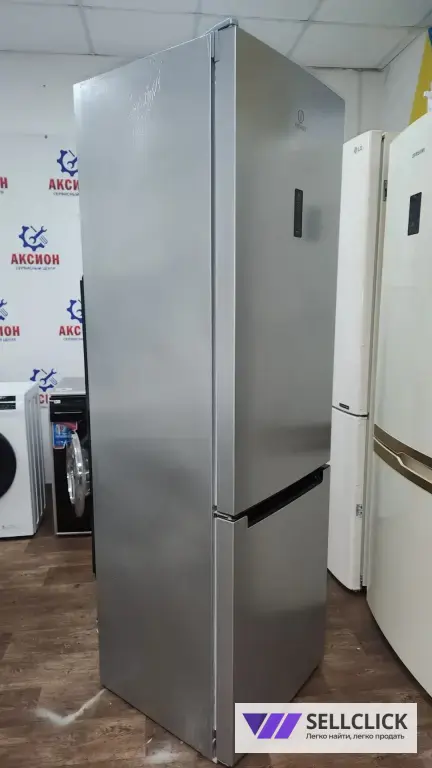 Холодильник Indesit DF 5200 S