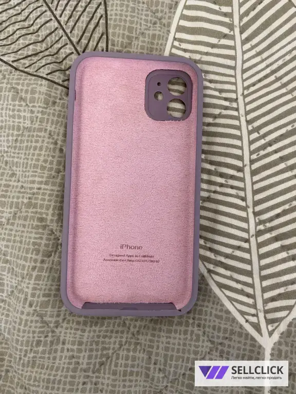 Чехол на iPhone 11
