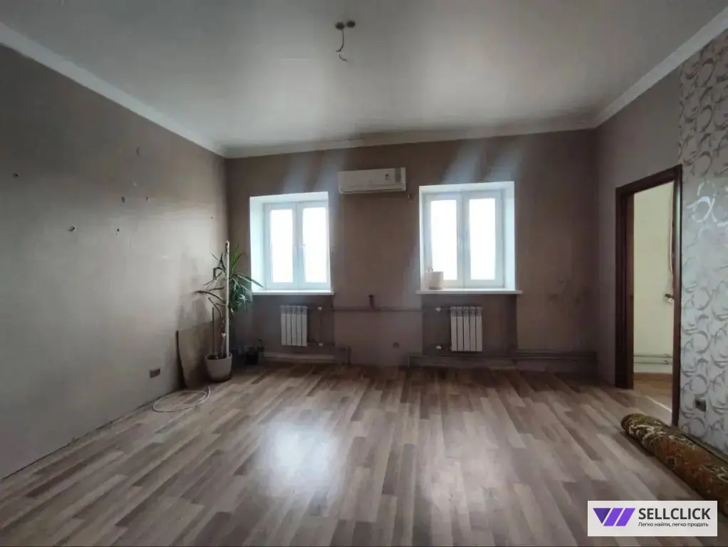 Продается трехкомнатная квартира с видом на море