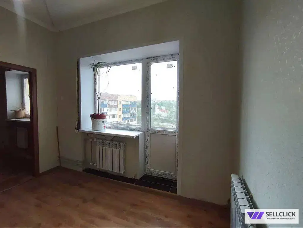 Продается трехкомнатная квартира с видом на море