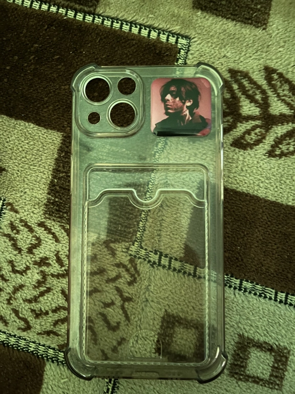 Чехол на Iphone13