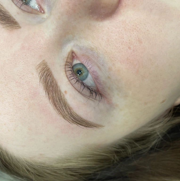 Ламинирование бровей и ресниц