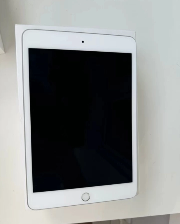 Продается Айпад мини 5 64гб