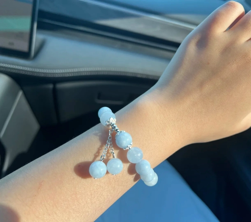 Красивый браслет