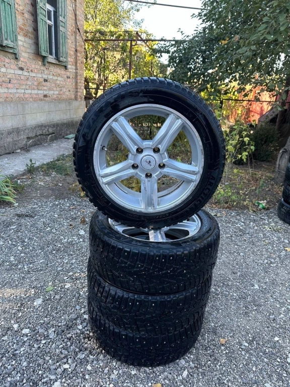 Диски с зимней резиной