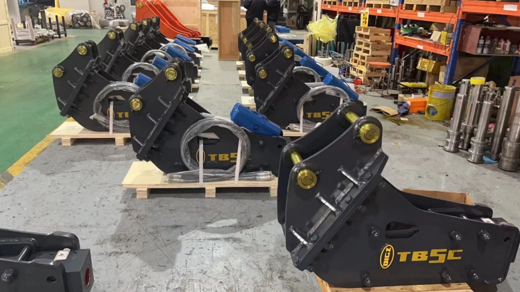 Гидромолот с переходной плитой для ACE ,NH, BULL, CASE, JBC, KOMATSU