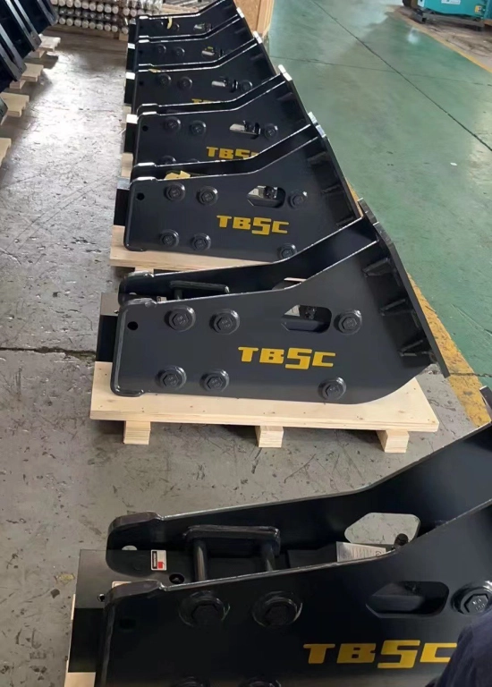 Гидромолот с переходной плитой для ACE ,NH, BULL, CASE, JBC, KOMATSU