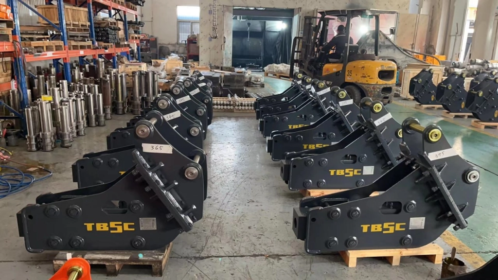 Гидромолот с переходной плитой для ACE ,NH, BULL, CASE, JBC, KOMATSU