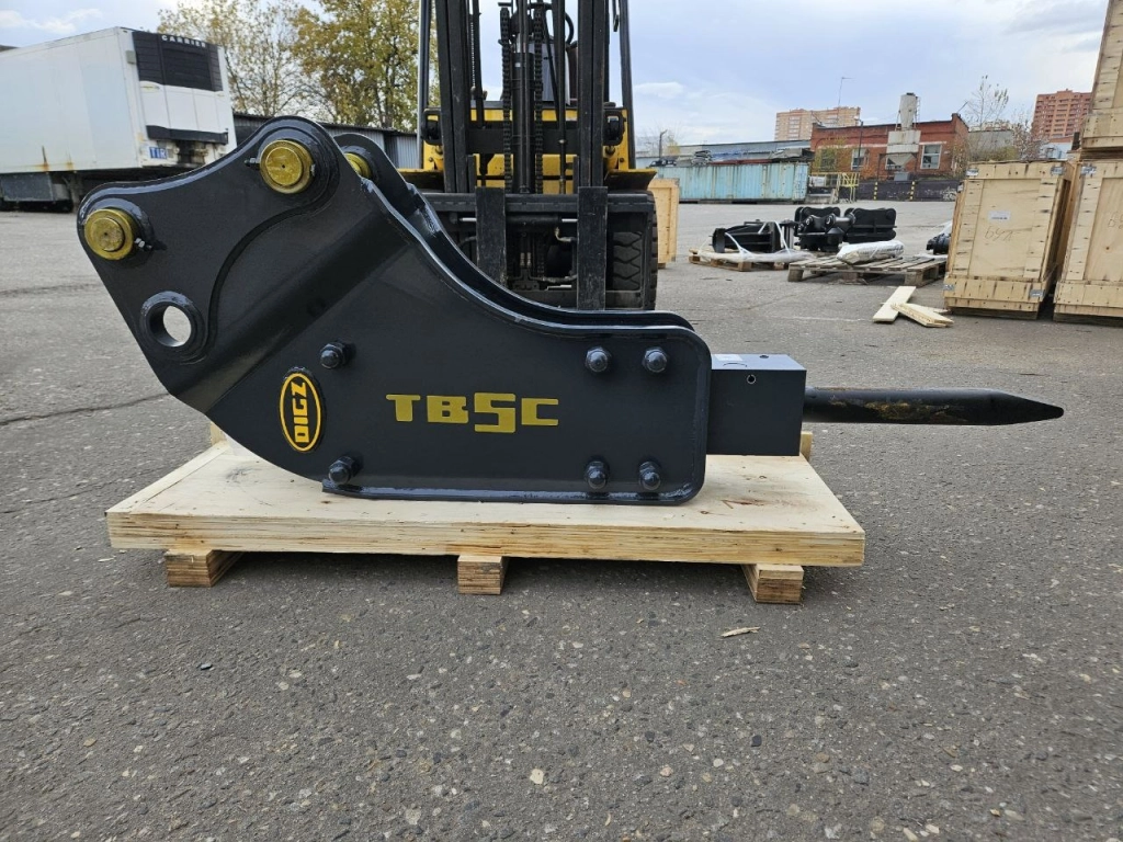 Гидромолот с переходной плитой для ACE ,NH, BULL, CASE, JBC, KOMATSU