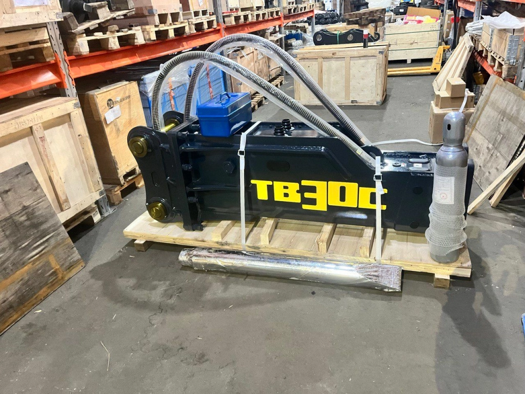 Гидромолот для носителя 15-25 тонн с переходной плитой ACE ,NH, BULL,K