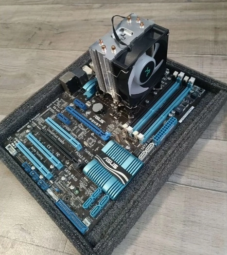 Материнская плата Asus P8H67  Процессор i5 2500