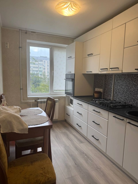 Квартира, 3 комнаты, 61 м², Агент