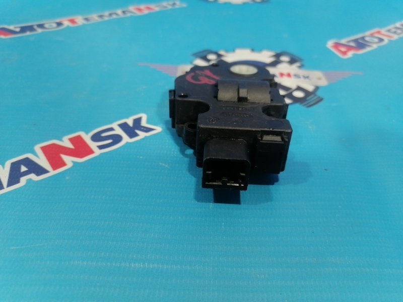 Сервопривод заслонок печки