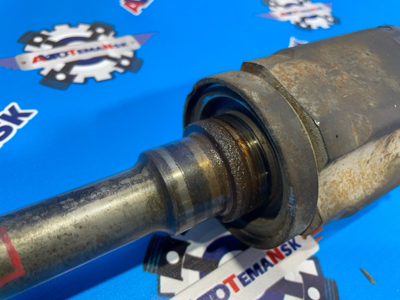 Полуось (приводной вал, шрус)