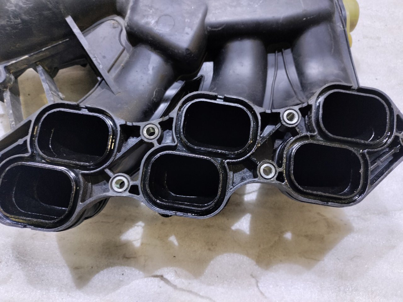 Коллектор впускной