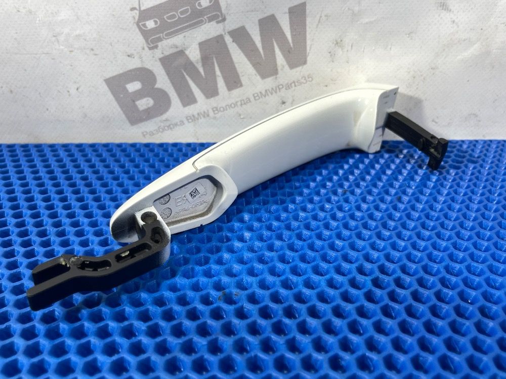 Ручка задняя правая BMW F30, E90 Цвет 300 Оригинал