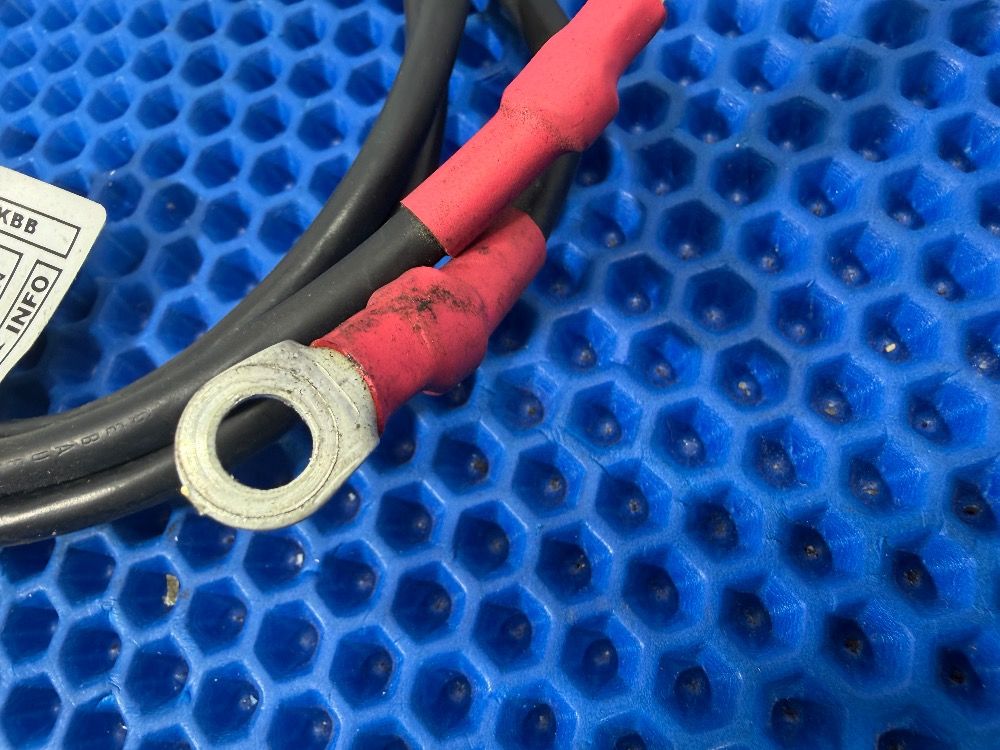 Плюсовой провод BMW F30 N20 Оригинал с Японии