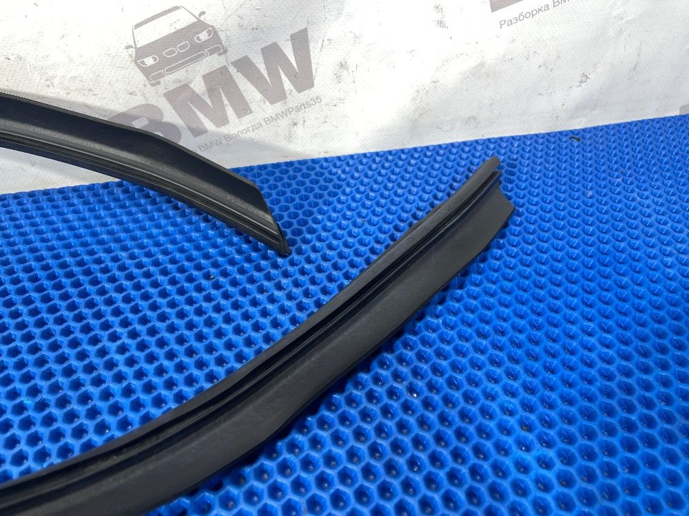 Передний уплотнитель капота BMW F30, F80 с Японии
