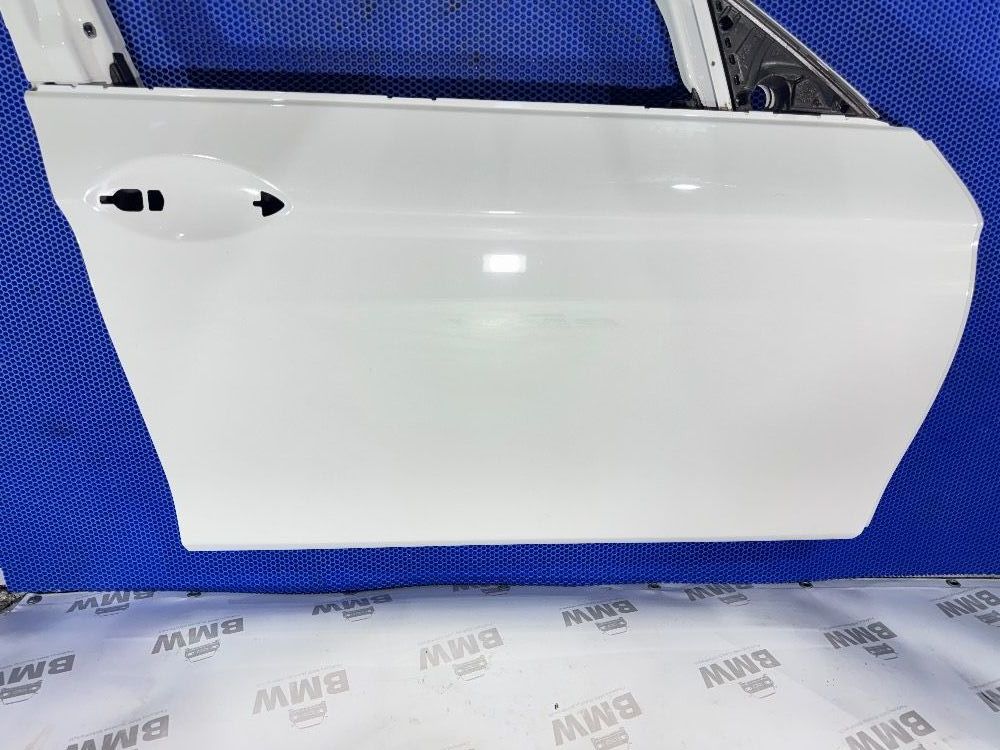 Оригинальная правая дверь BMW F10, F11, F18 белая