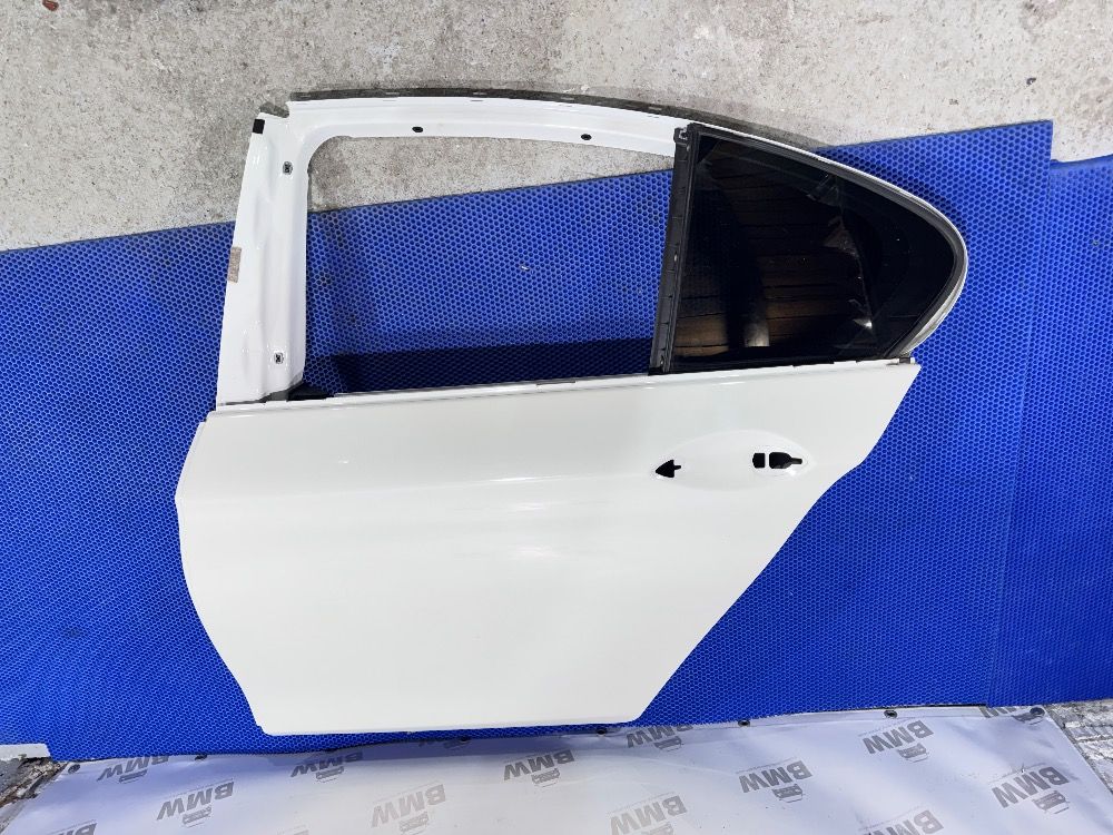 Оригинальная задняя левая дверь bmw f10, f11, F18