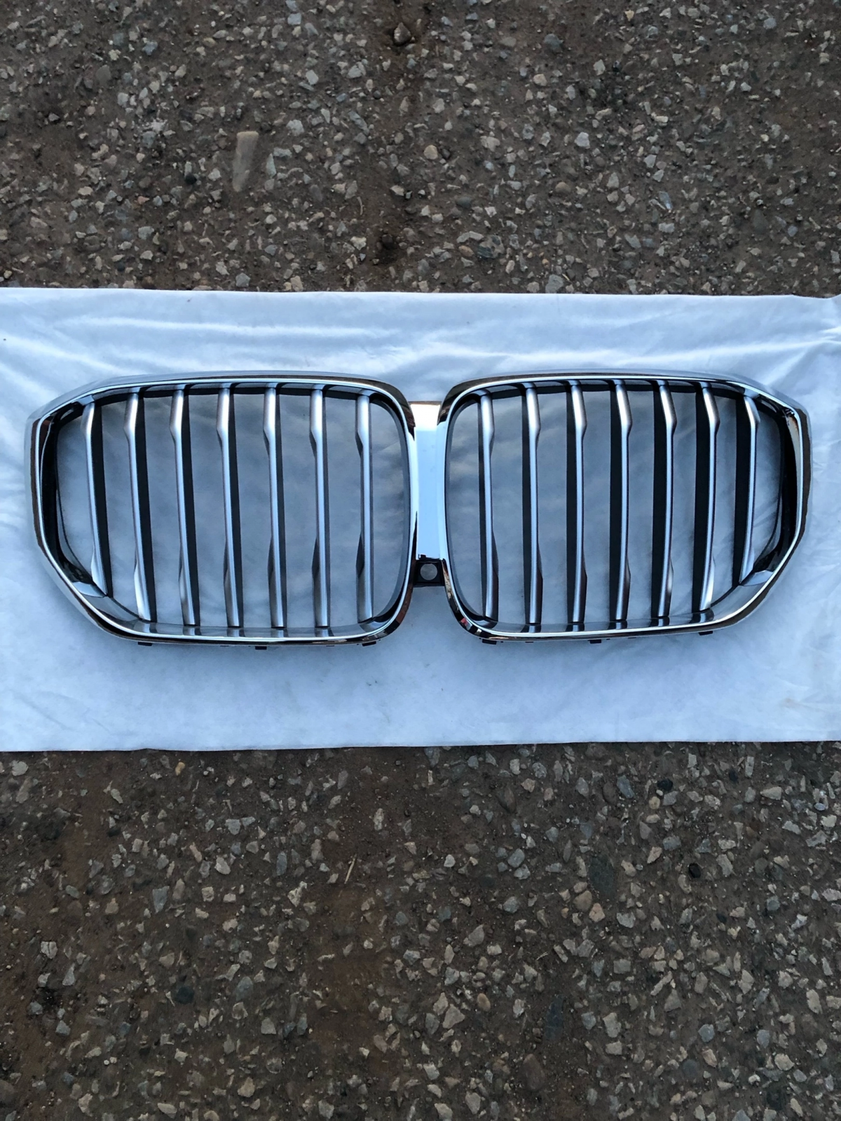 Решетка радиатора BMW G05 новая