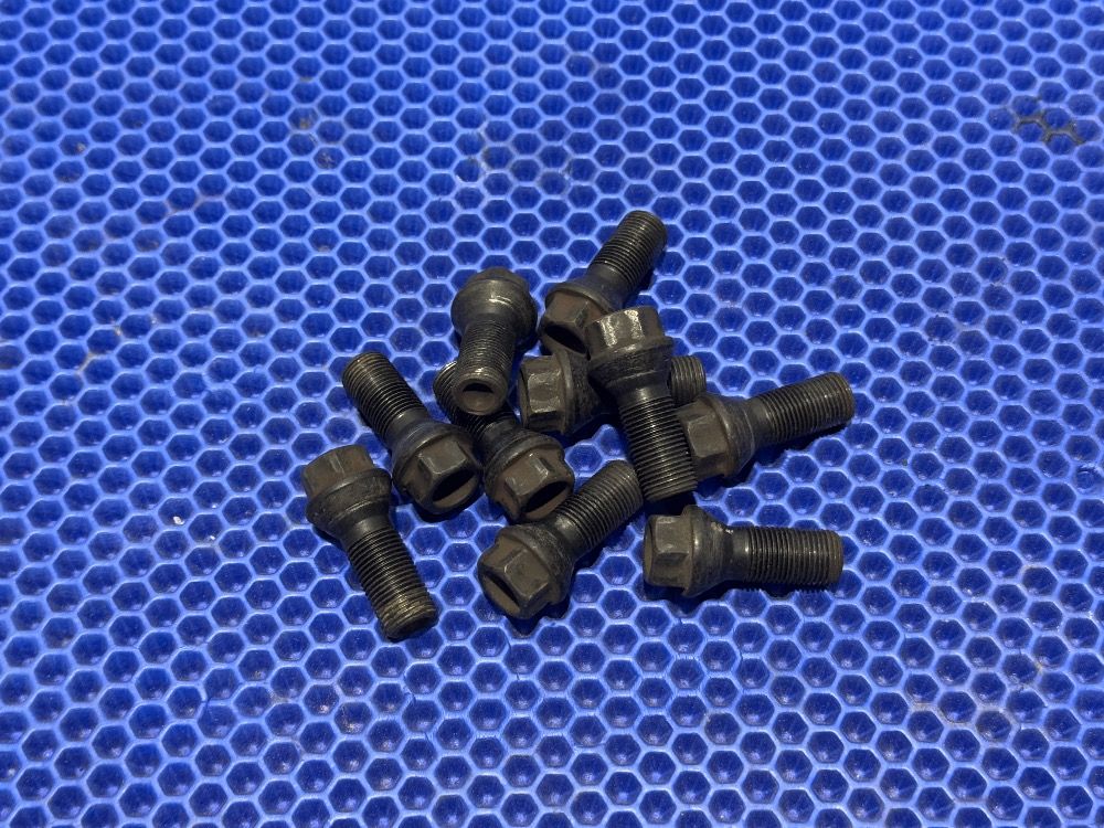 10 колёсных болтов BMW F10, F30, F01, G30
