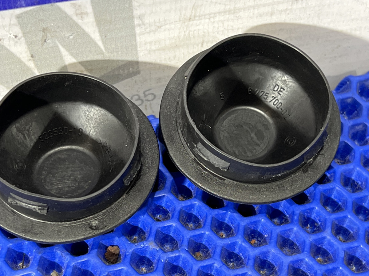 Защитный колпачок стаканов стоек BMW F10, F01, F07
